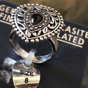 NEW. GENUINE ONYX RING, Size 8